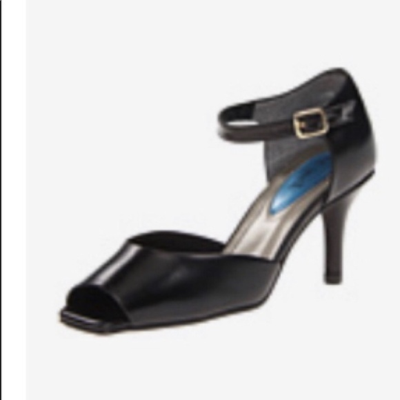 Fitzwell Heels Size 9W - Picture 1 of 9